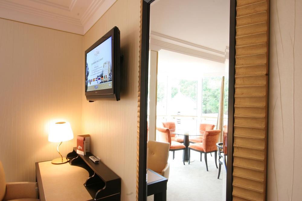 Hôtel Princesse Flore Royat Esterno foto